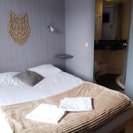 Hotel Des Cevennes Mezilhac ภายนอก รูปภาพ